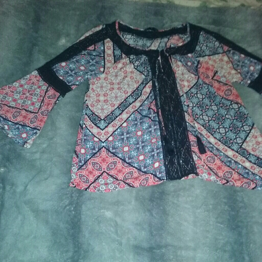 Jessica Simpson Small Boho Bell Sleeve Top